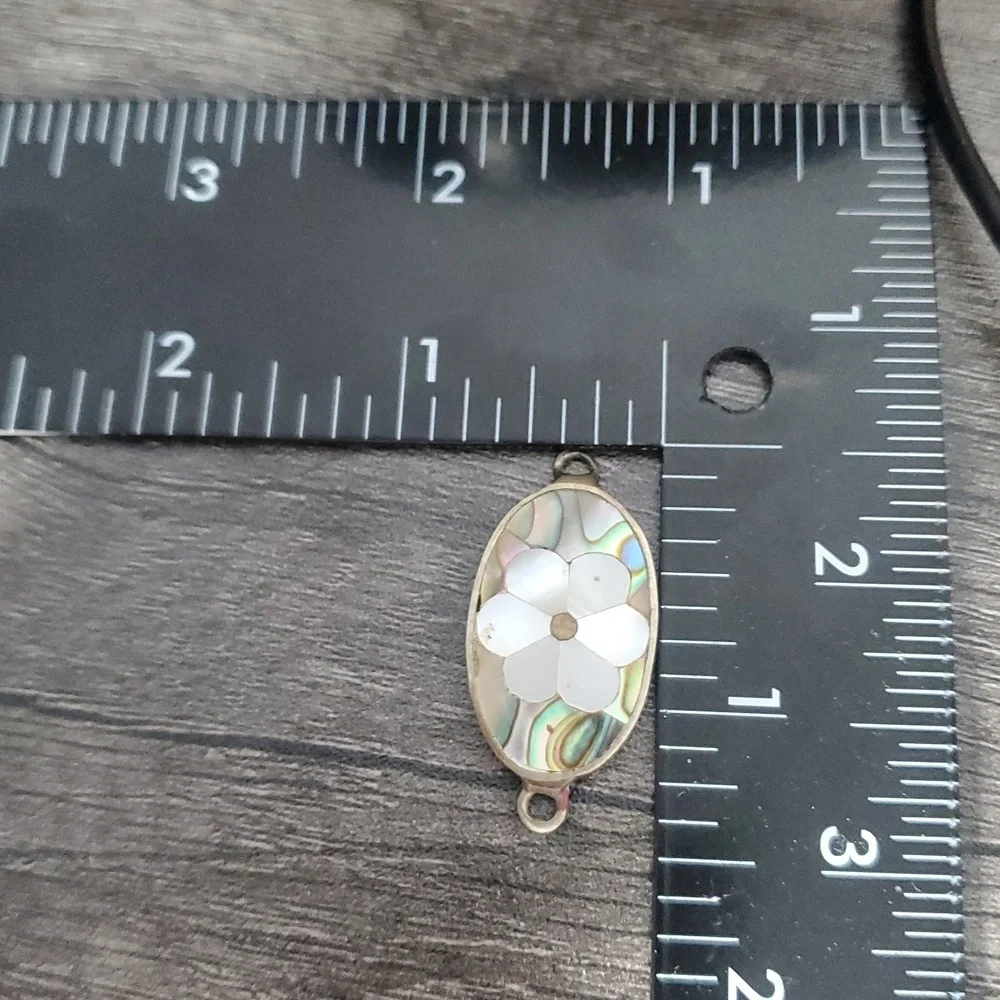 Floral Mother of Pearl Pendant‎ Sterling P313